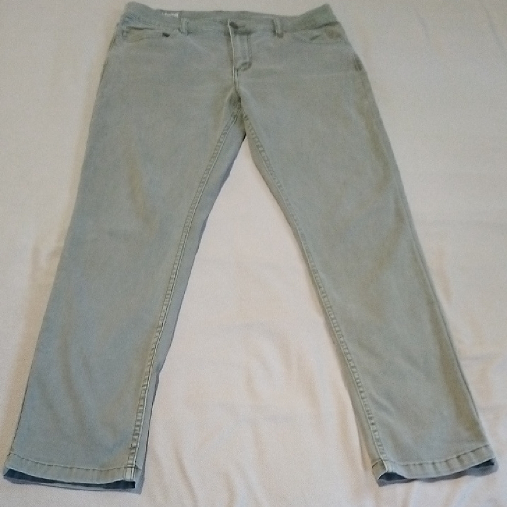Slim Straight Gray Jeans with Sleek Fit
